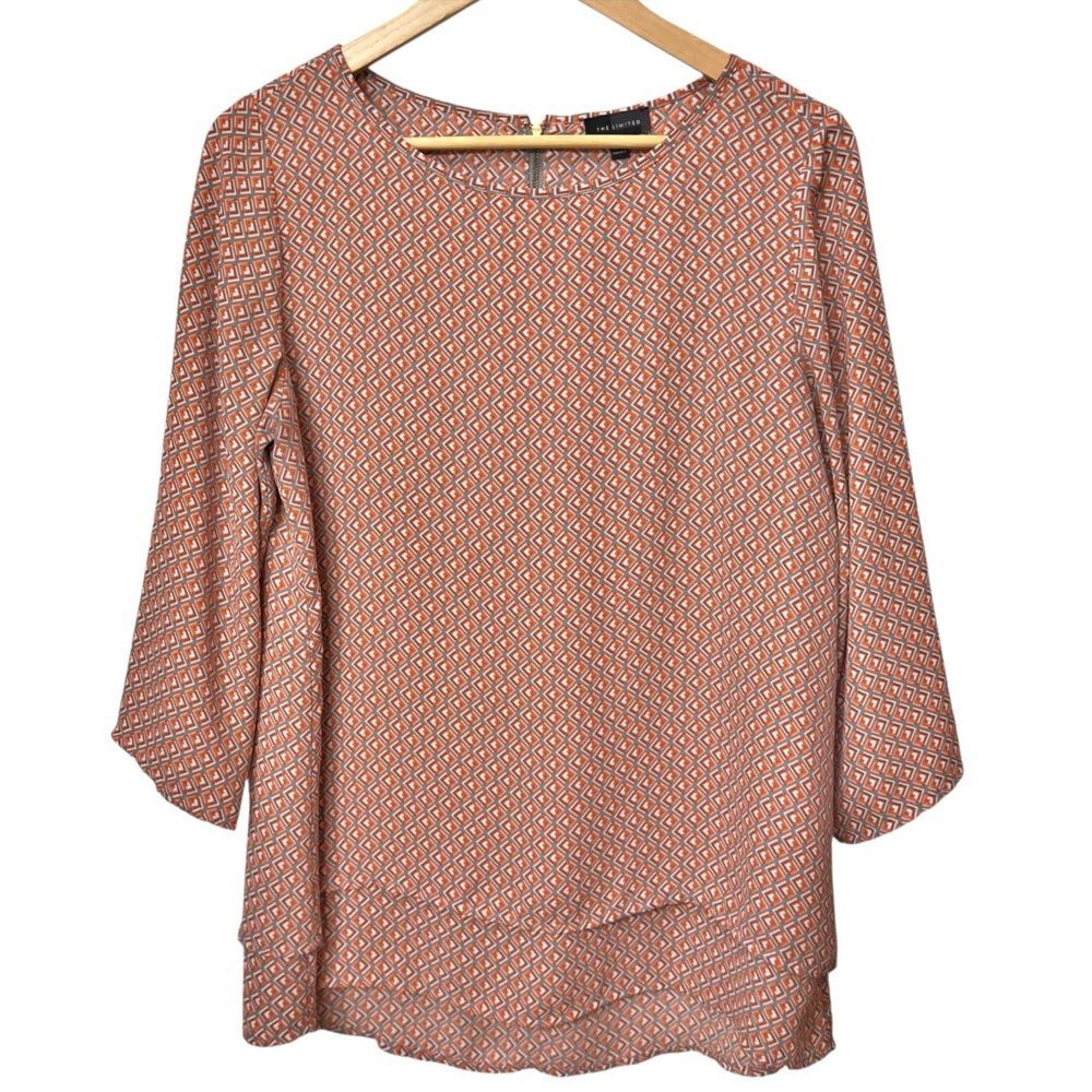The Limited Flowy Relaxed Orange Pattern 3/4 Sleeve Tiered Hem Top. Medium.
